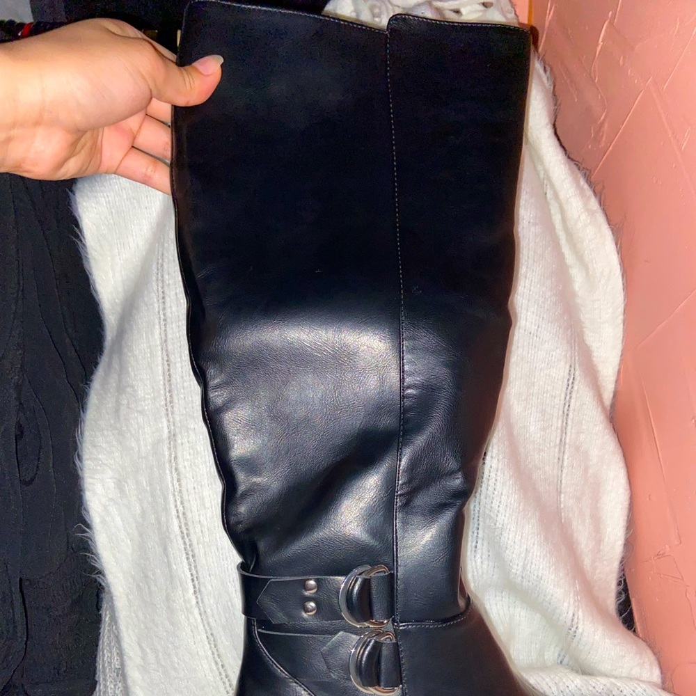 Brand new Shoedazzle Boots